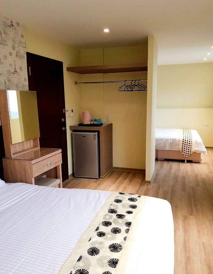 Night Sea Homestay Jiufen Buitenkant foto